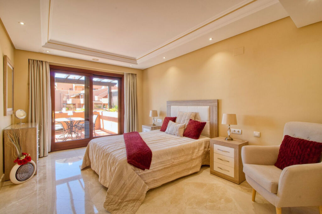 Middle Floor Apartment Estepona Málaga - image 19