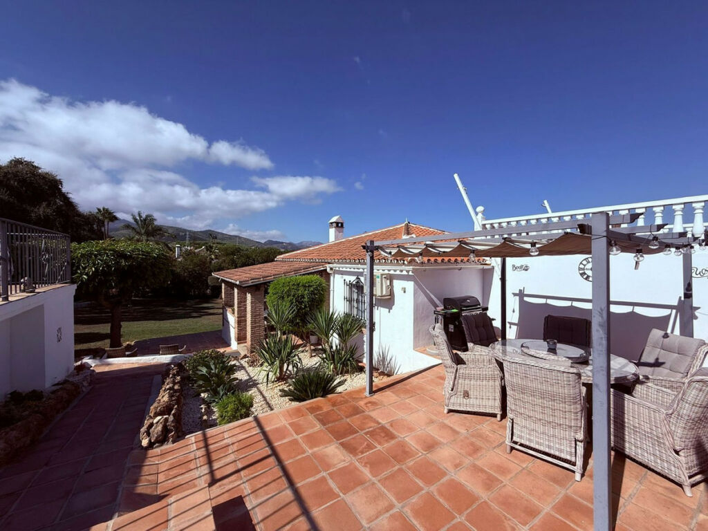 Detached Villa Coín Málaga - image 2