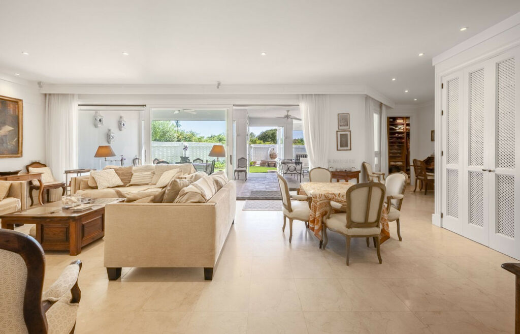 Detached Villa Sotogrande Costa Cádiz - image 2