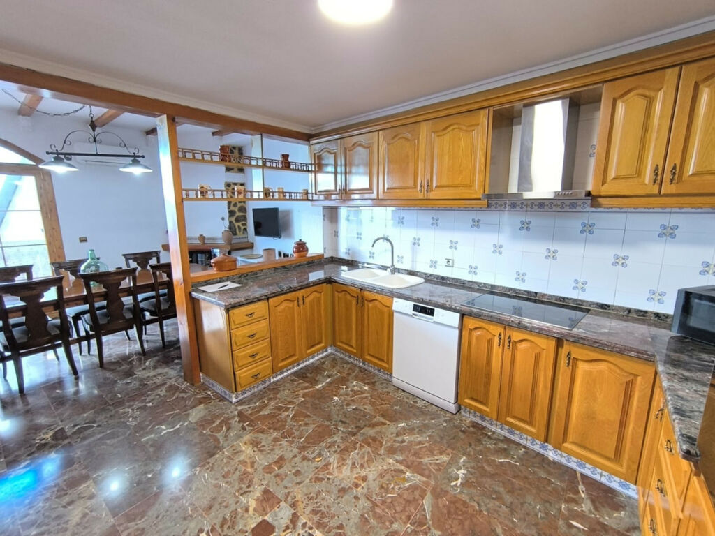 Townhouse Sax Alicante - image 2