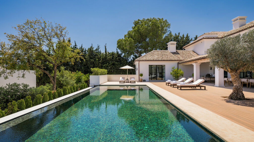 Detached Villa The Golden Mile Málaga - image 2