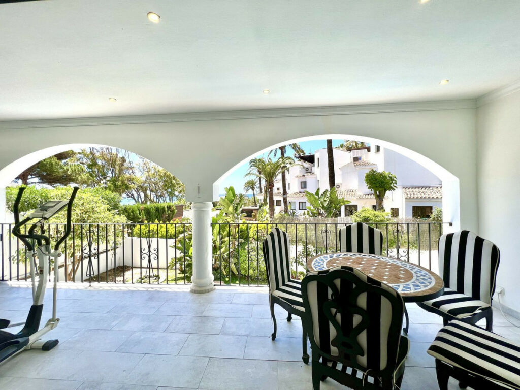 Ground Floor Apartment Elviria Málaga - image 2