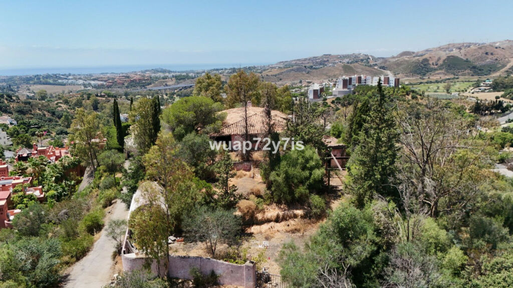 Residential Plot Benahavís Málaga - image 2