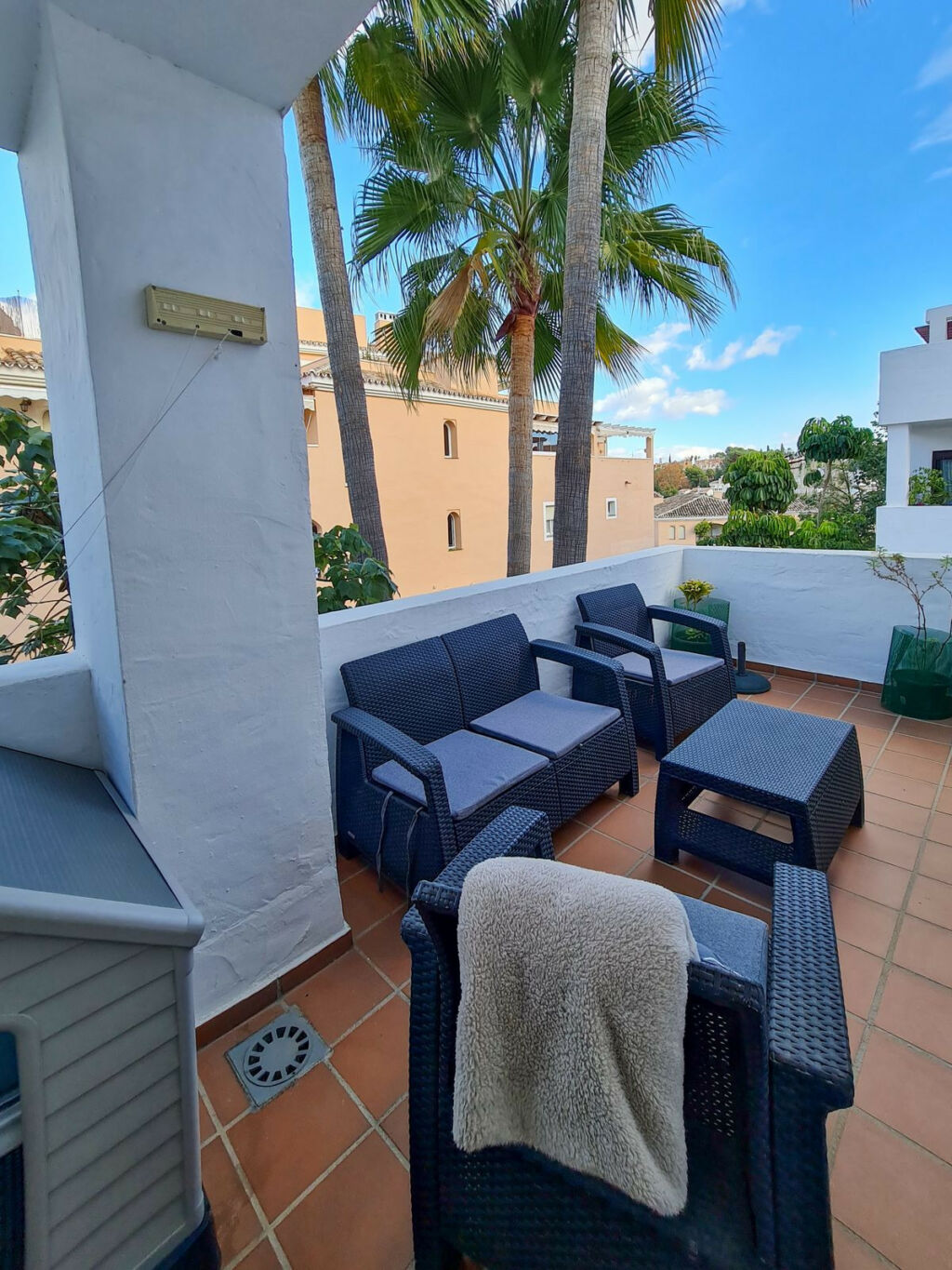 Ground Floor Apartment Nueva Andalucía Málaga - image 2