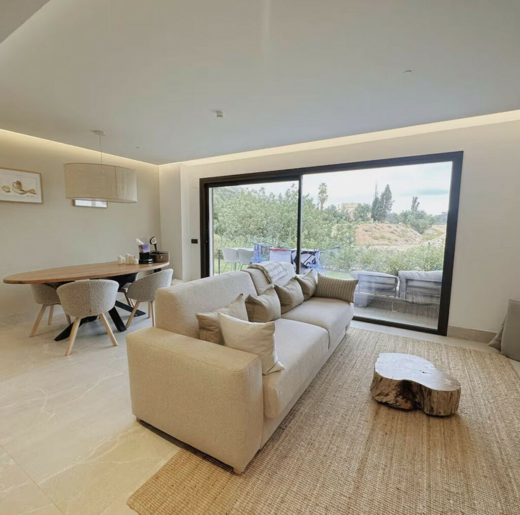 Semi-Detached House Istán Málaga - image 2