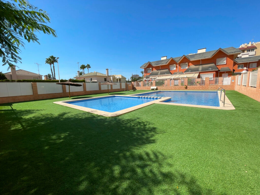 Townhouse Elche Alicante - image 2