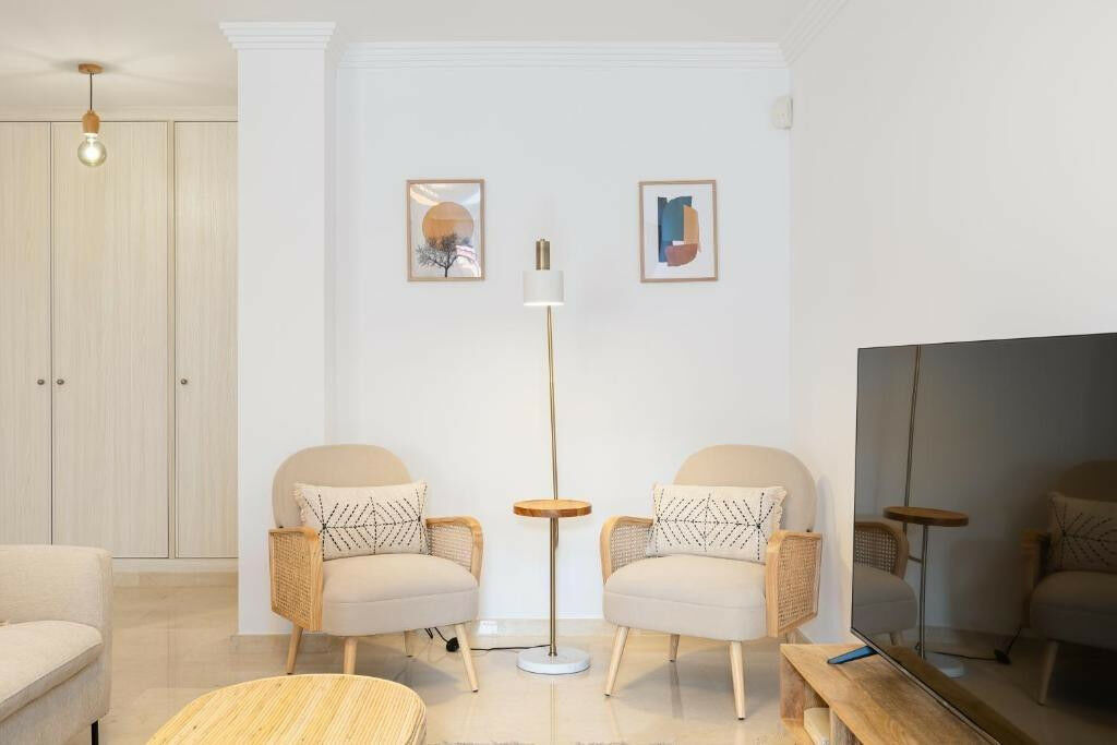 Middle Floor Apartment Fuengirola Málaga - image 2