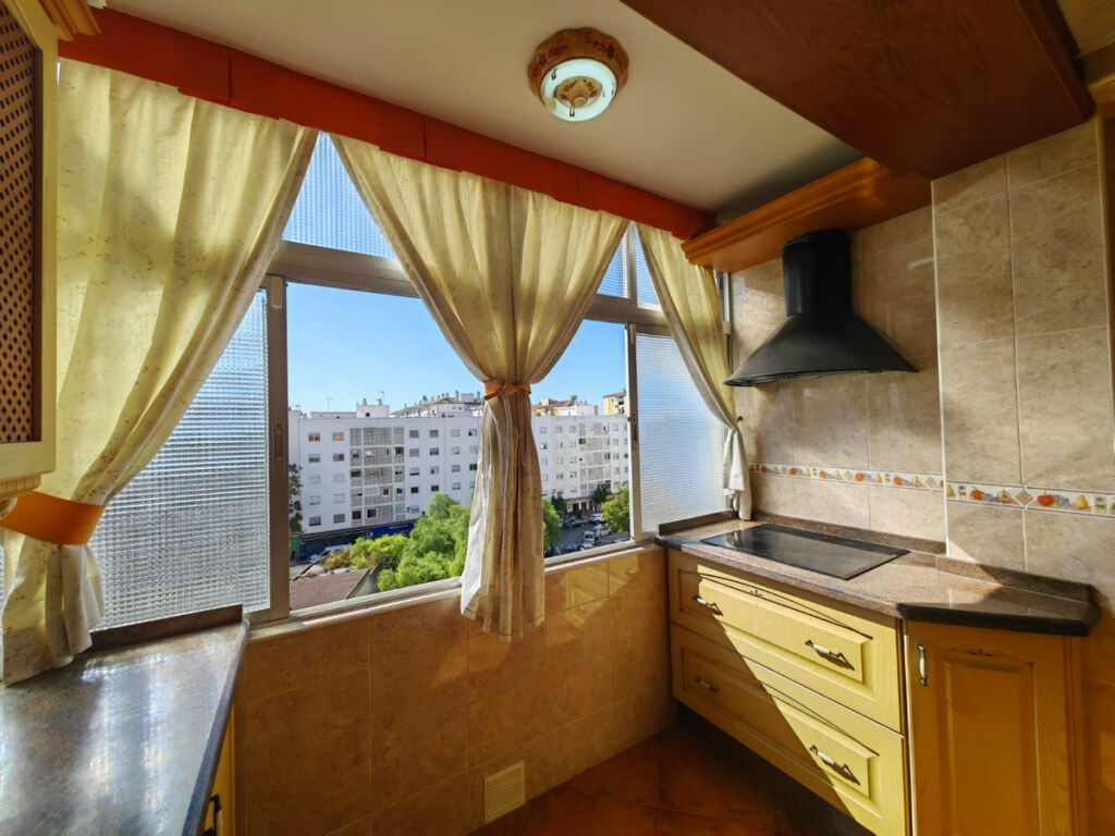 Middle Floor Apartment San Pedro de Alcántara Málaga - image 2