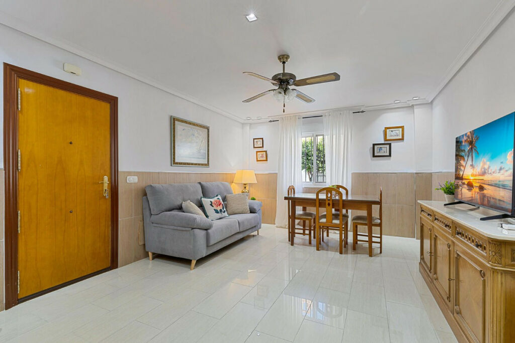 Ground Floor Apartment Fuengirola Málaga - image 2