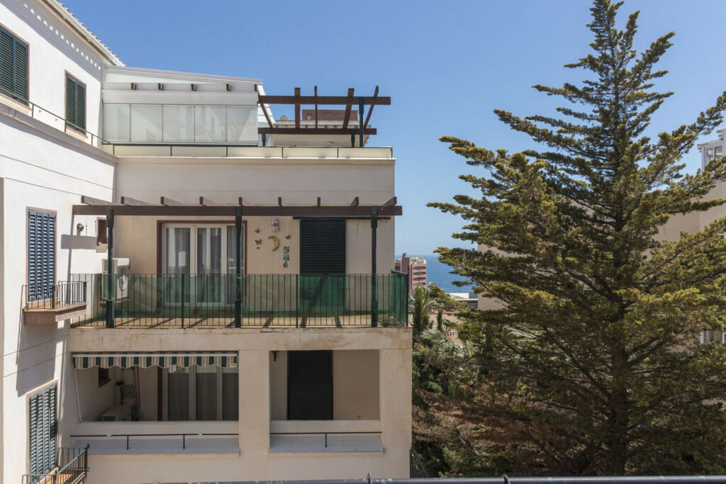 Middle Floor Apartment Benalmadena Málaga - image 2