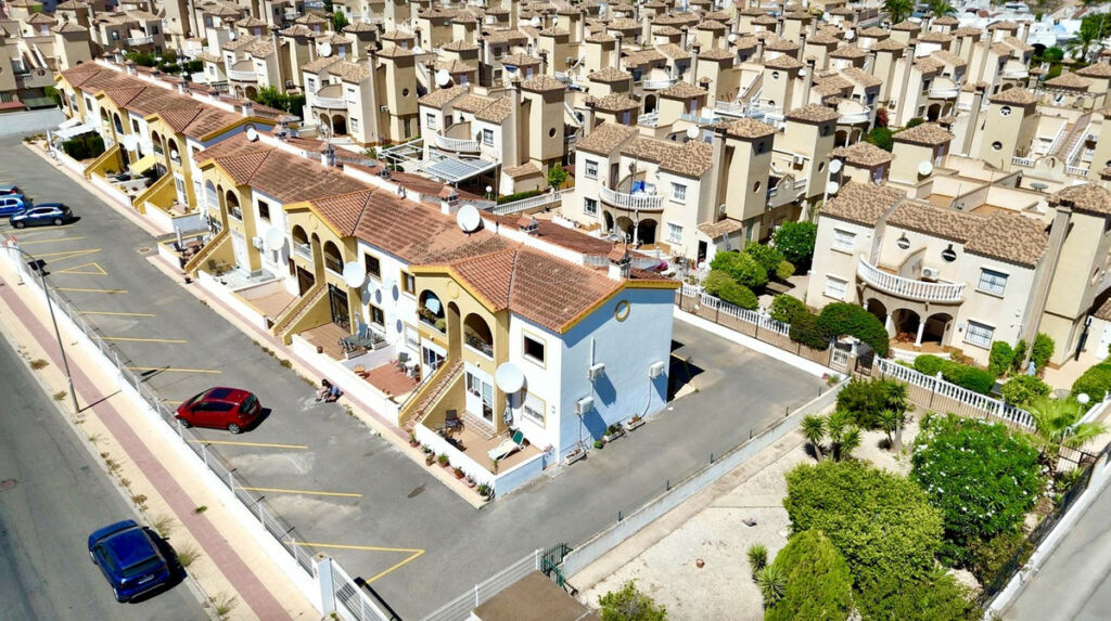 Ground Floor Apartment Playa Flamenca Alicante - image 2