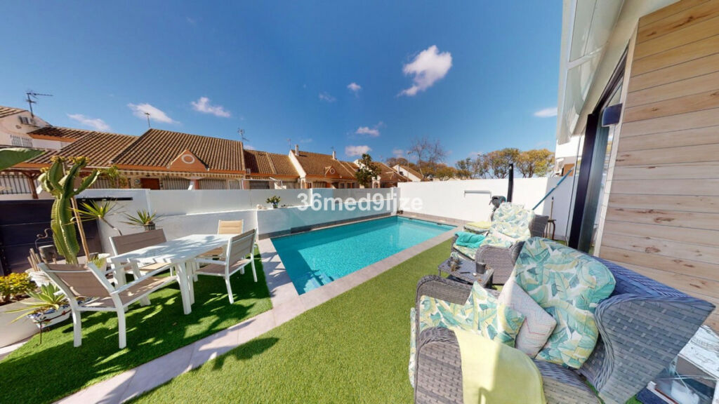 Detached Villa Los Alcazares Murcia - image 2