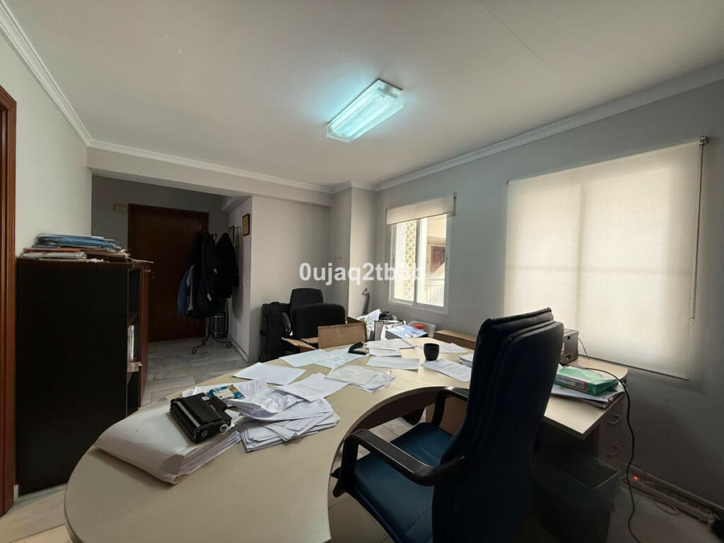 Middle Floor Apartment Marbella Málaga - image 4