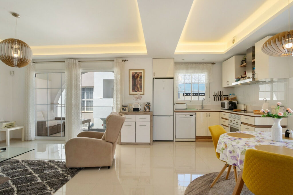 Penthouse Dona Pepa Alicante - image 9