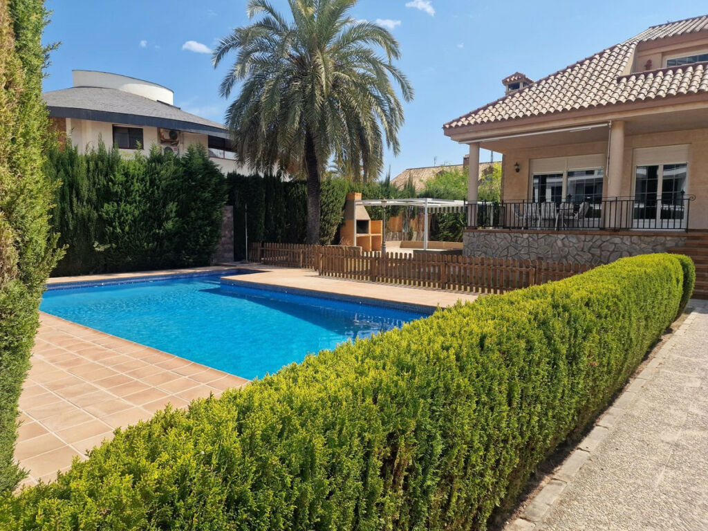 Detached Villa Mil Palmeras Alicante - image 2