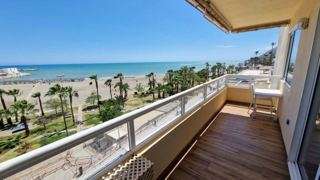 Middle Floor Apartment Benalmadena Costa Málaga - image 2