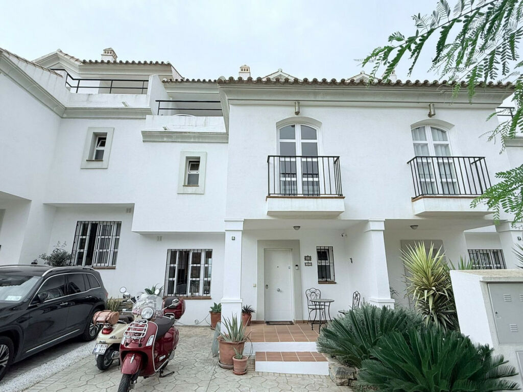 Townhouse Manilva Málaga - image 3