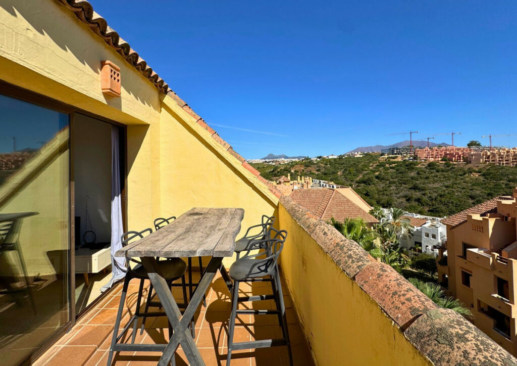 Penthouse La Duquesa Málaga - image 2