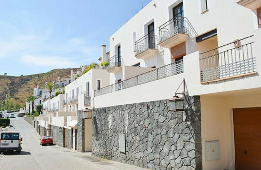Semi-Detached House Benahavís Málaga - image 2