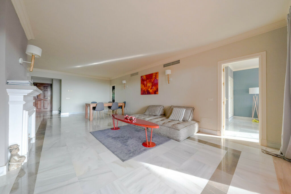 Middle Floor Apartment Monte Halcones Málaga - image 2