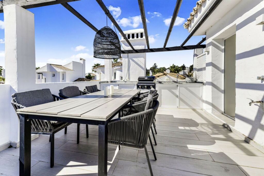 Penthouse Duplex Nueva Andalucía Málaga - image 2