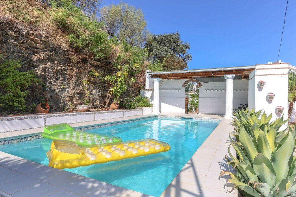 Detached Villa Guaro Málaga - image 2