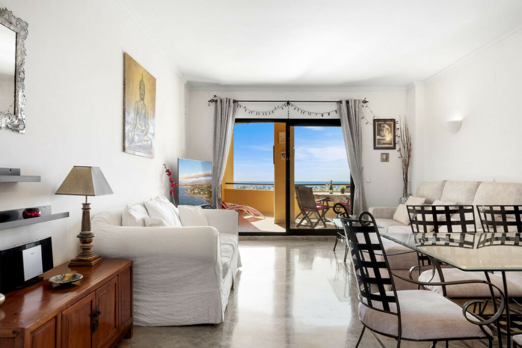 Middle Floor Apartment San Pedro de Alcántara Málaga - image 2