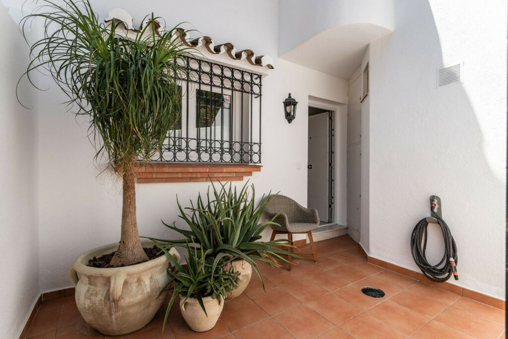 Ground Floor Apartment Miraflores Málaga - image 2
