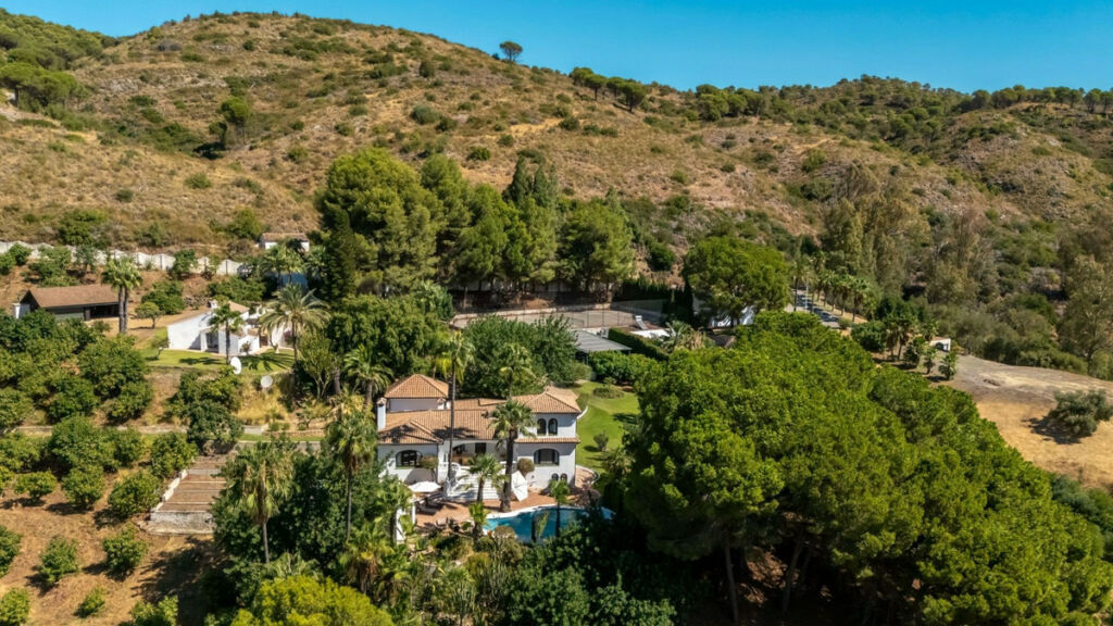 Finca - Cortijo Alhaurín el Grande Málaga - image 2