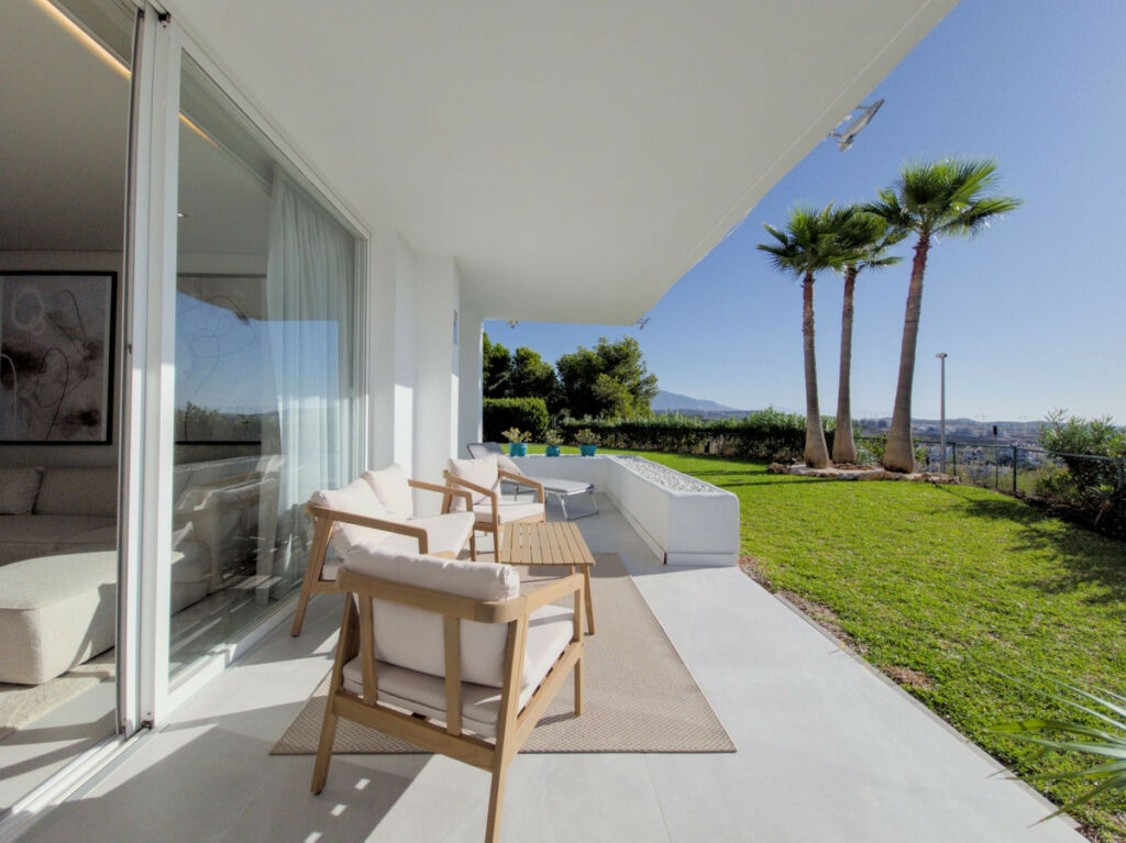 Ground Floor Apartment Miraflores Málaga - image 2