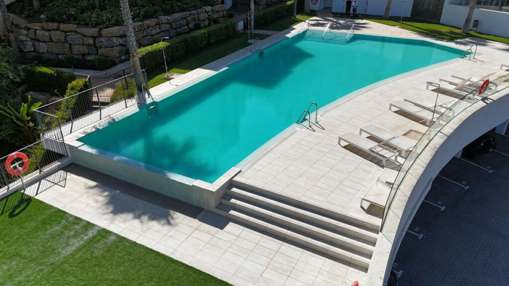 Ground Floor Apartment Estepona Málaga - image 2