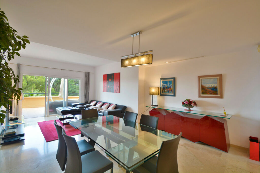 Middle Floor Apartment Elviria Málaga - image 2