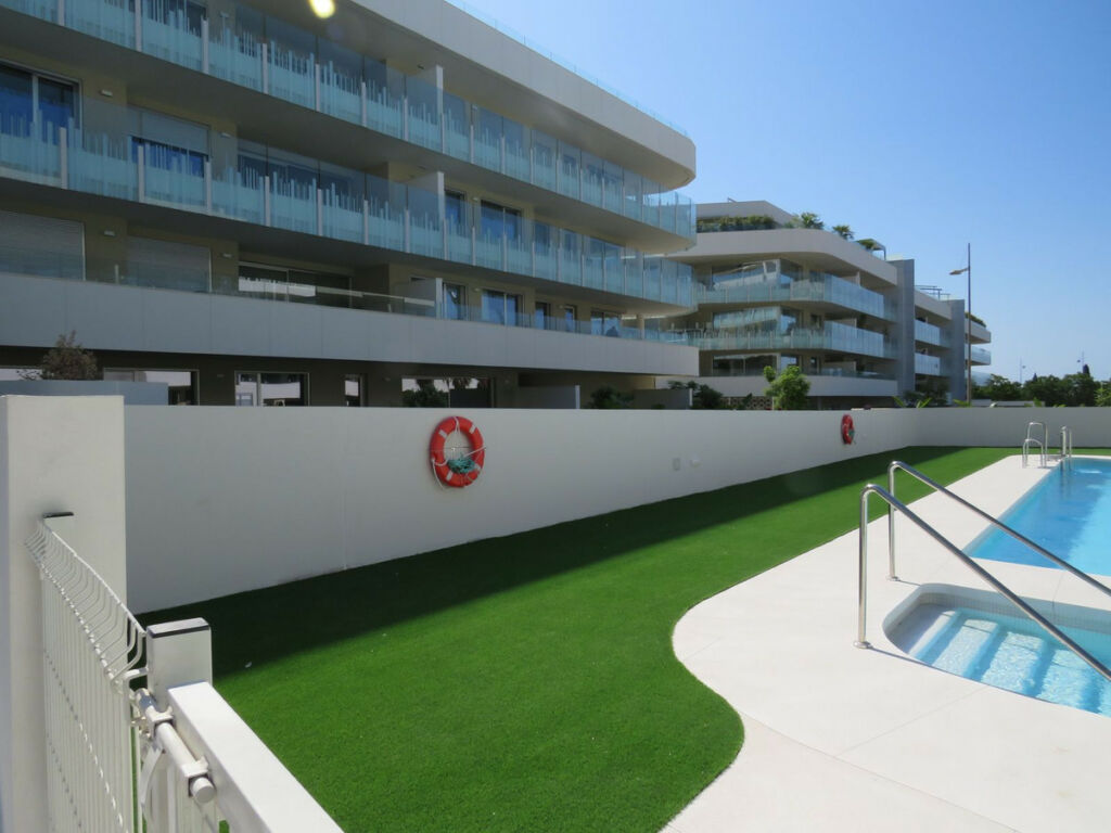 Middle Floor Apartment San Pedro de Alcántara Málaga - image 2