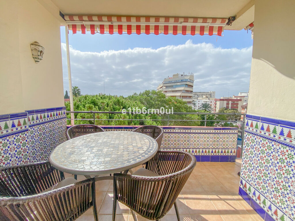 Middle Floor Apartment Marbella Málaga - image 2