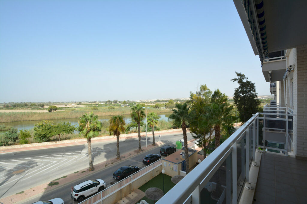 Middle Floor Apartment Guardamar del Segura Alicante - image 2