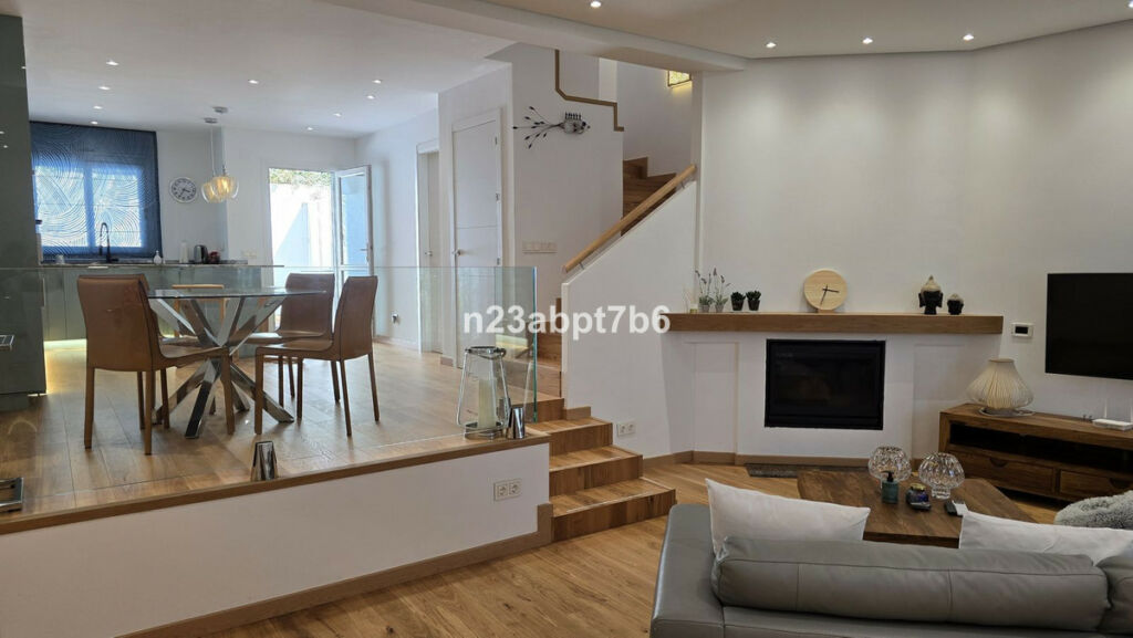 Townhouse Istán Málaga - image 2