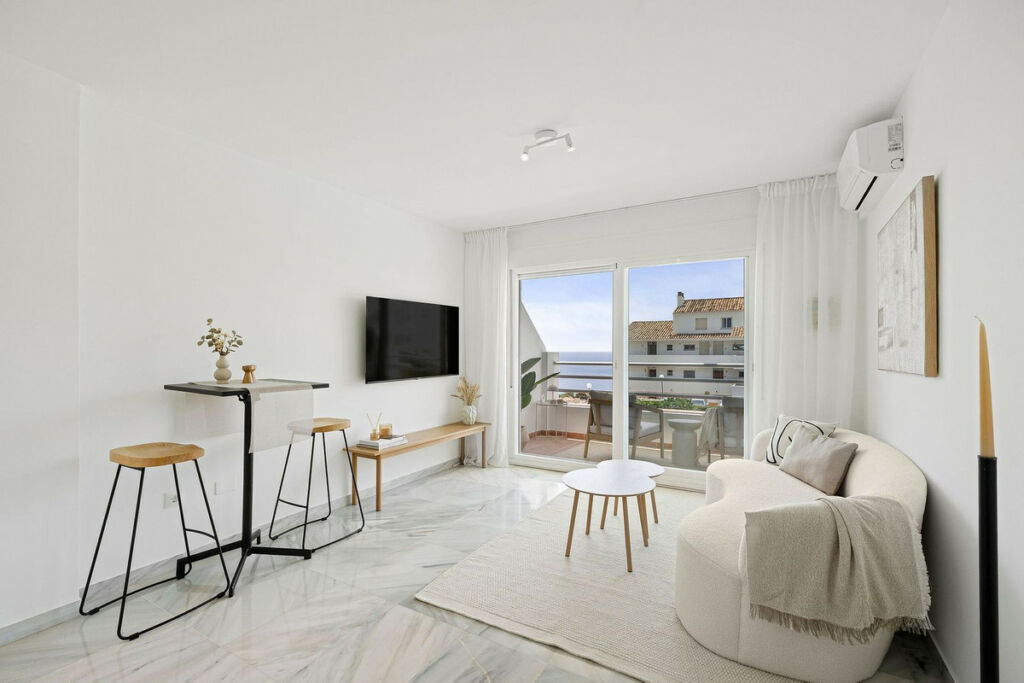 Middle Floor Apartment Riviera del Sol Málaga - image 2
