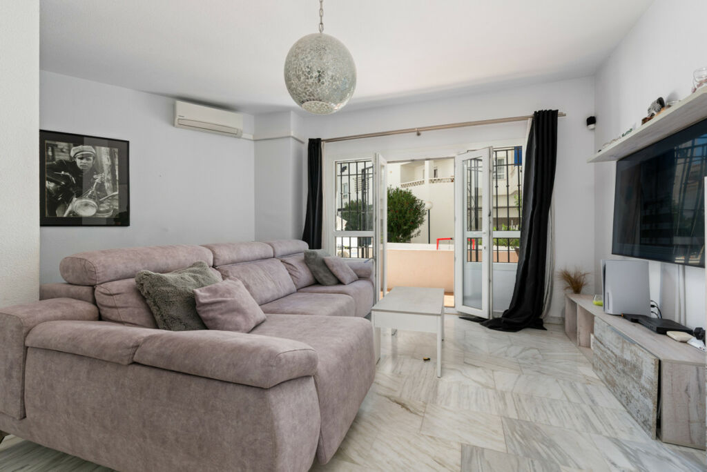Ground Floor Apartment La Campana Málaga - image 2