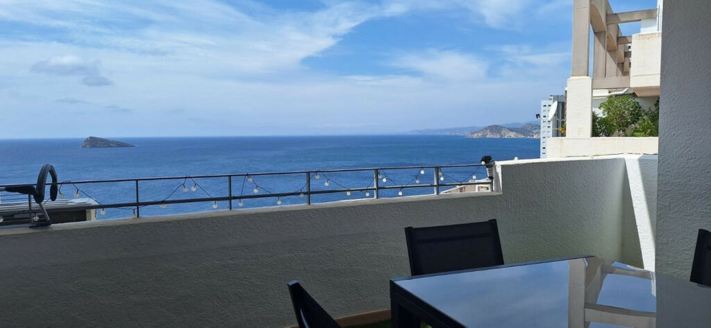 Middle Floor Apartment Benidorm Alicante - image 2