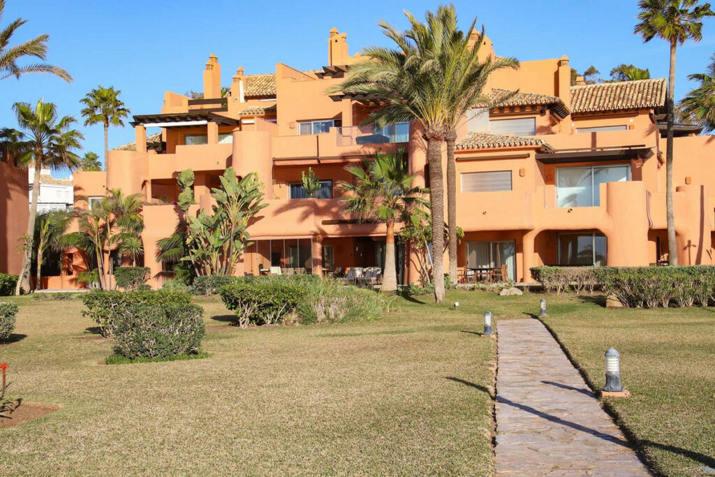 Ground Floor Apartment Marbella Málaga - image 2