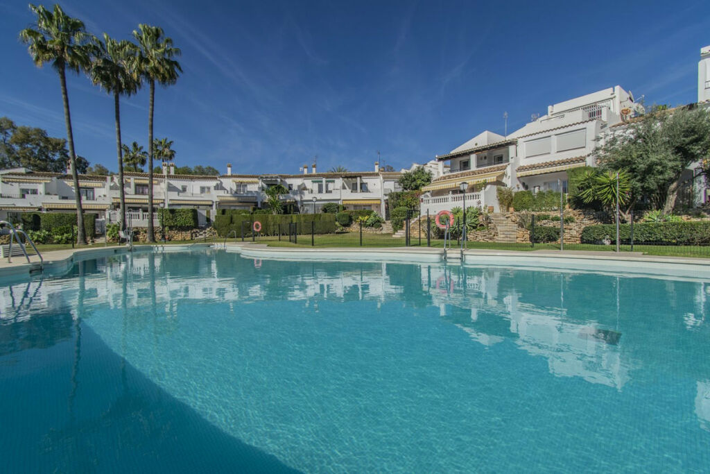 Townhouse Atalaya Málaga - image 2