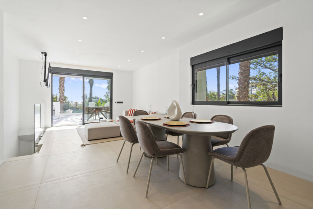 Townhouse El Paraiso Málaga - image 2