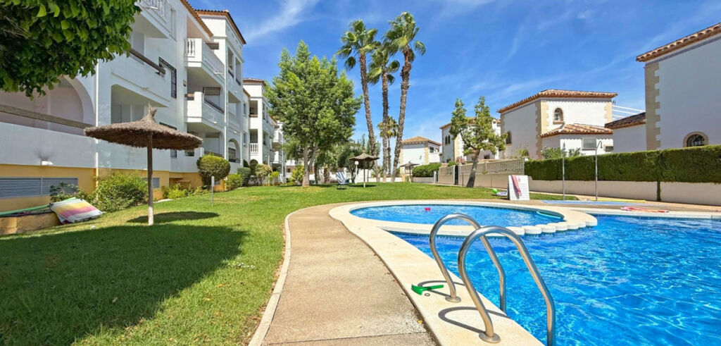 Ground Floor Apartment Villamartin Alicante - image 2
