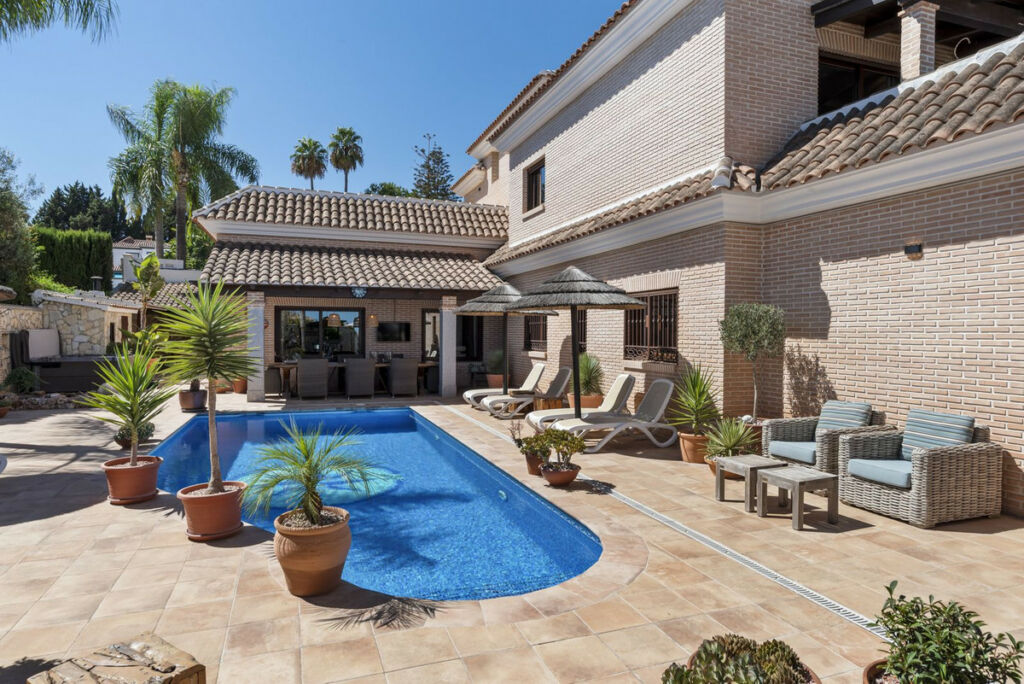 Detached Villa Mijas Costa Málaga - image 2