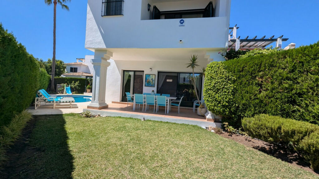 Semi-Detached House San Pedro de Alcántara Málaga - image 2