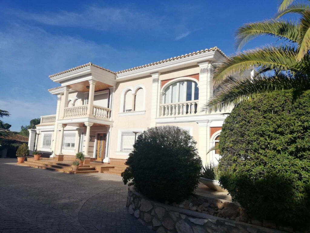 Detached Villa Yecla Murcia - image 2