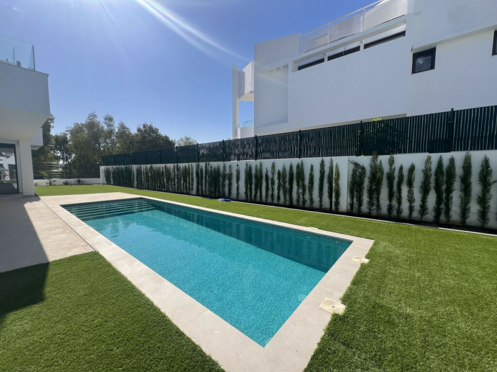 Detached Villa Atalaya Málaga - image 2