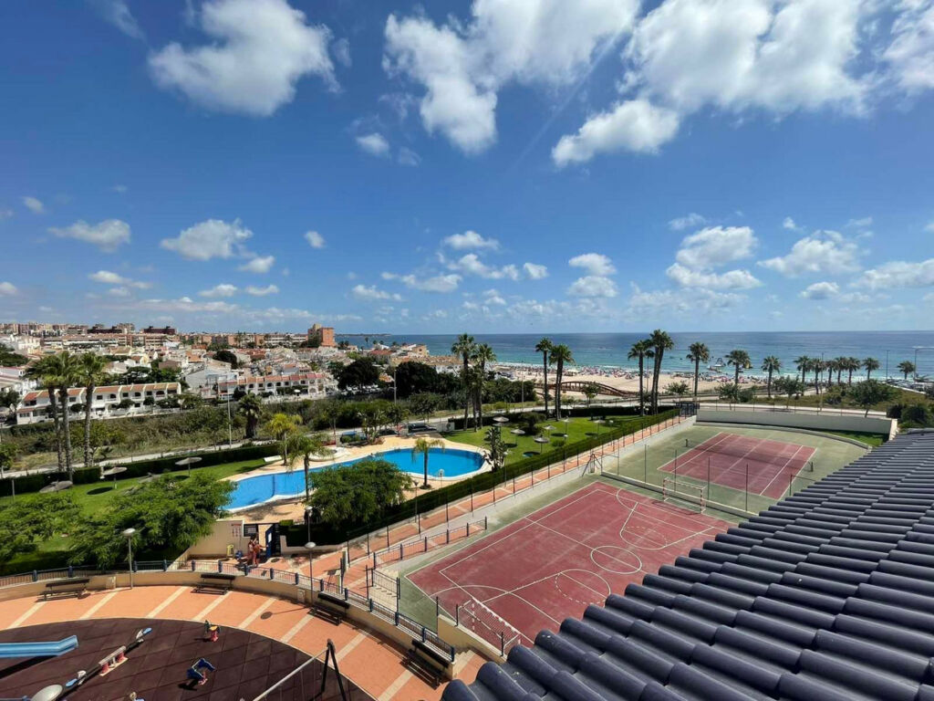 Penthouse Mil Palmeras Alicante - image 2