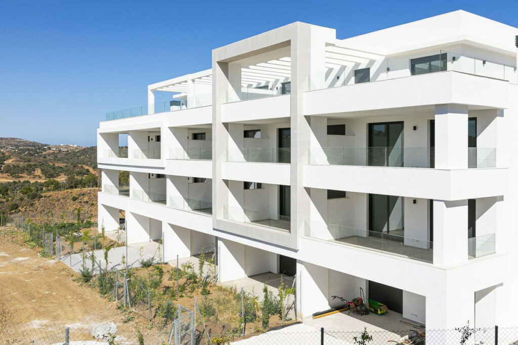 Middle Floor Apartment Calanova Golf Málaga - image 2