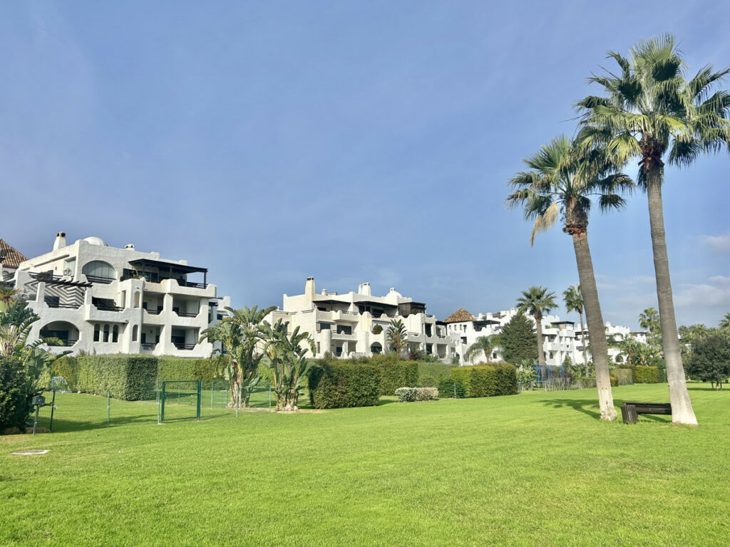 Middle Floor Apartment Sotogrande Costa Cádiz - image 2